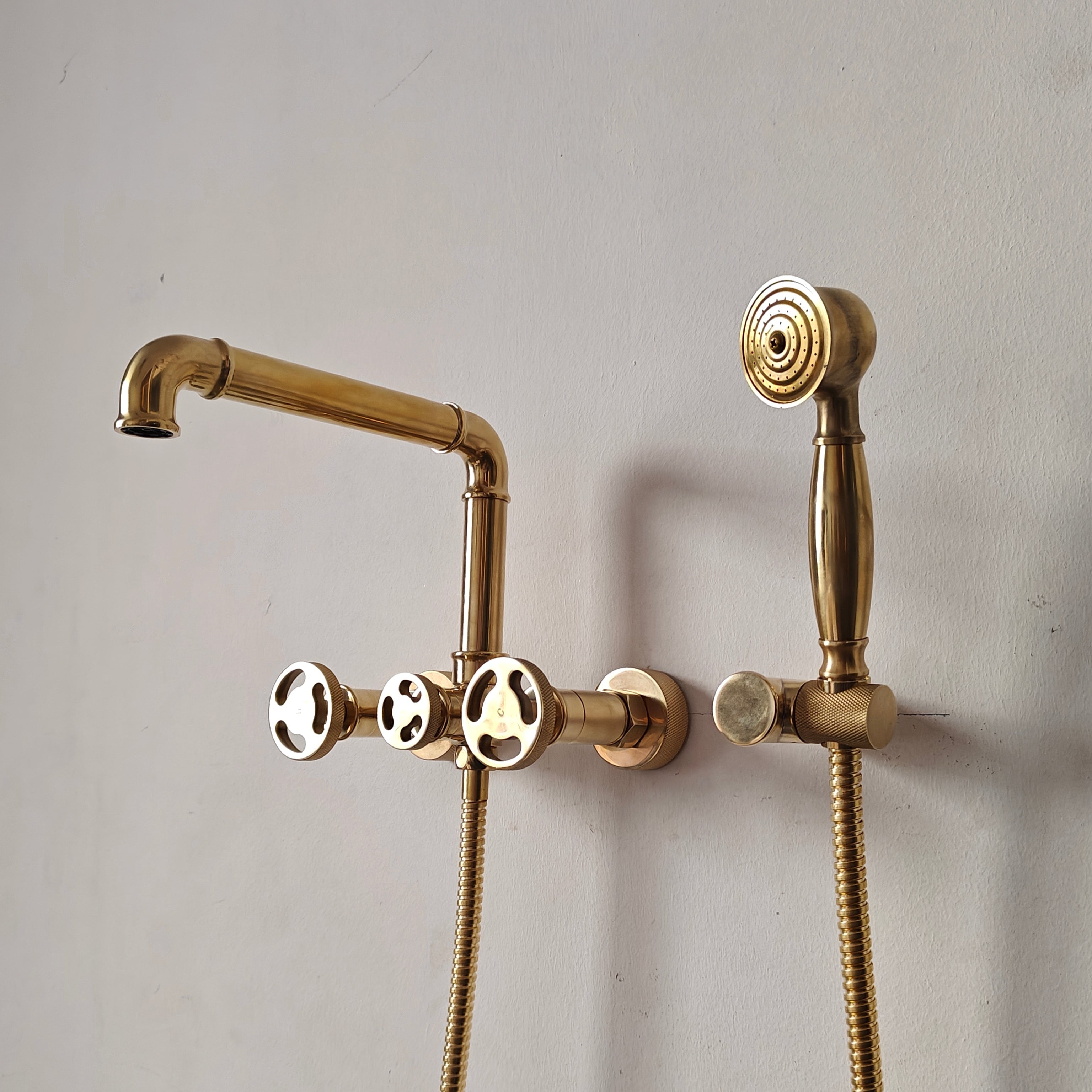 Brass bathroom faucet with handheld shower | Oldenglow