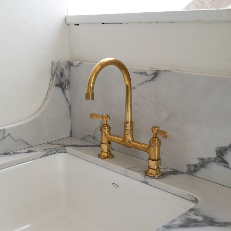 Old Fashioned Kitchen Faucet - Gold Kitchen Faucets