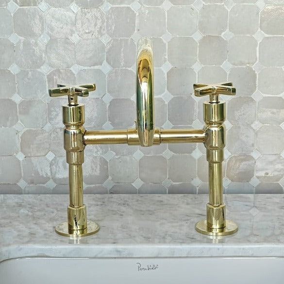 Solid Brass kitchen faucet Long Spout Reach With High Legs